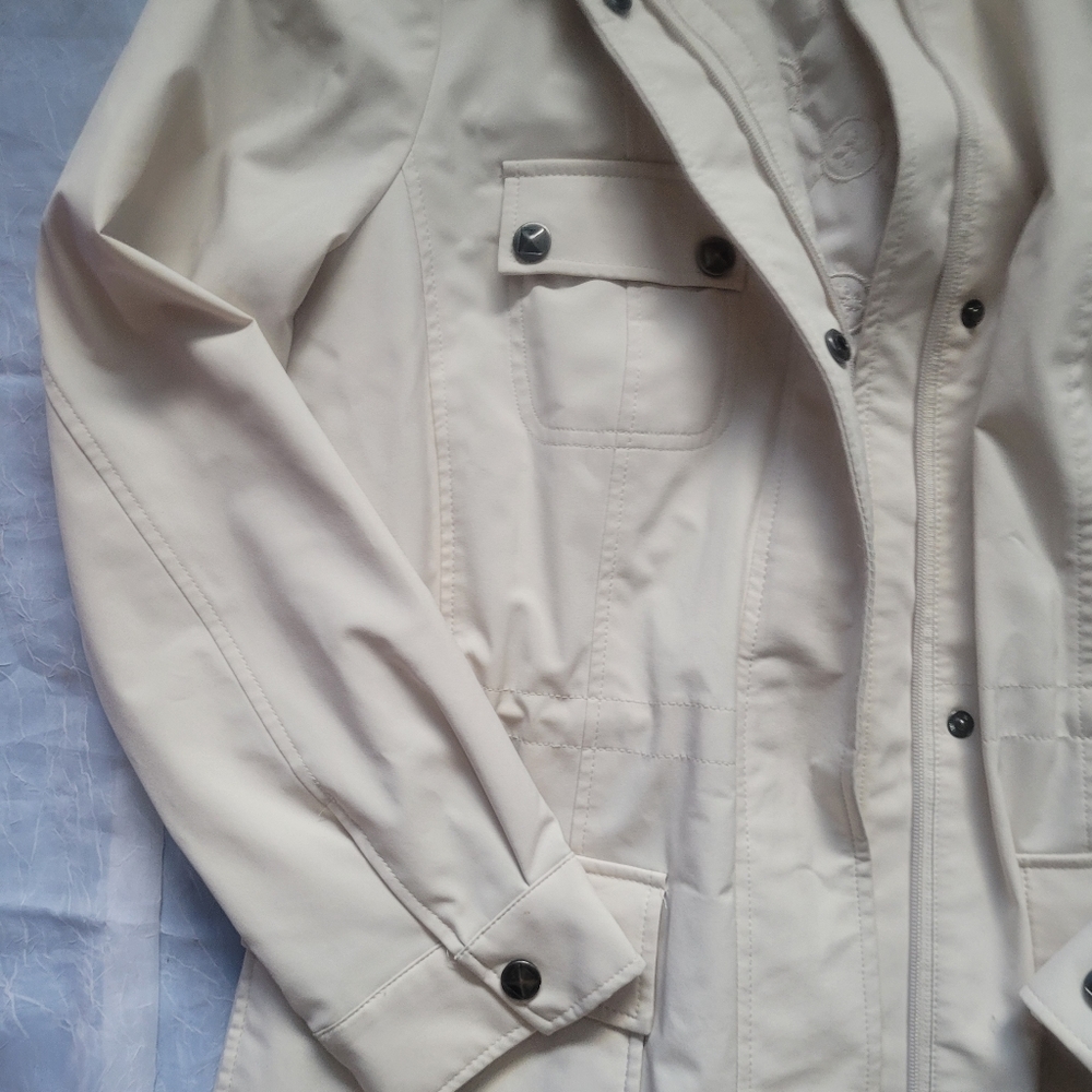 White windbreaker style jacket by Kristen Blake - Picture 4 of 6